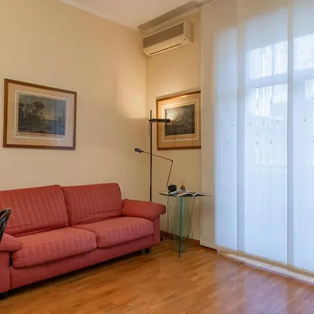 Apartman Comodo Tra Brera E Porta Nuova *